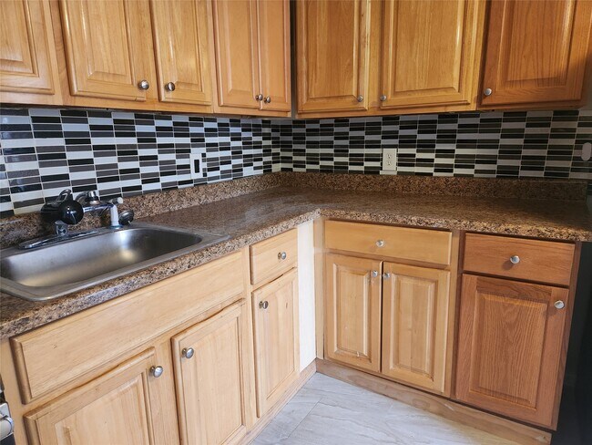 Building Photo - 28 Prescott Rd