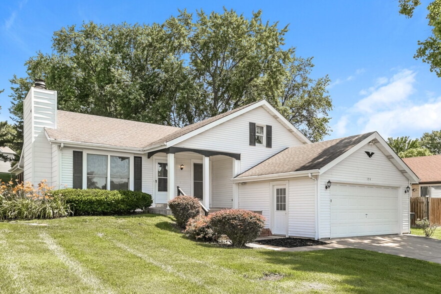 Building Photo - 174 Birchleaf Dr