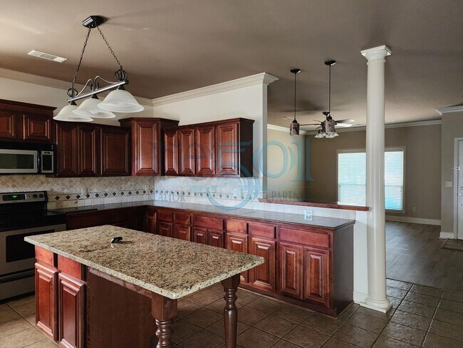 Building Photo - A Beautiful 3BR 2BA Home in WLR