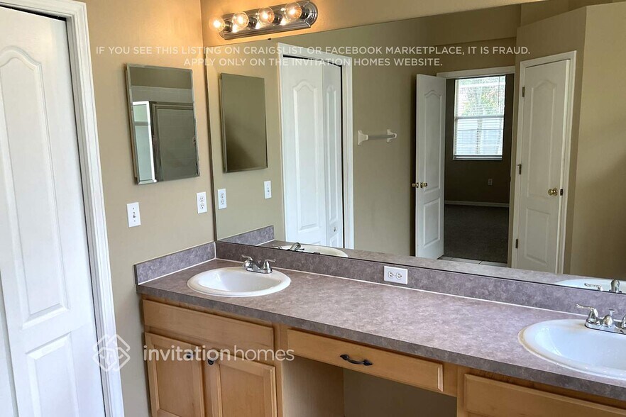 Building Photo - 4553 Gateway Blvd