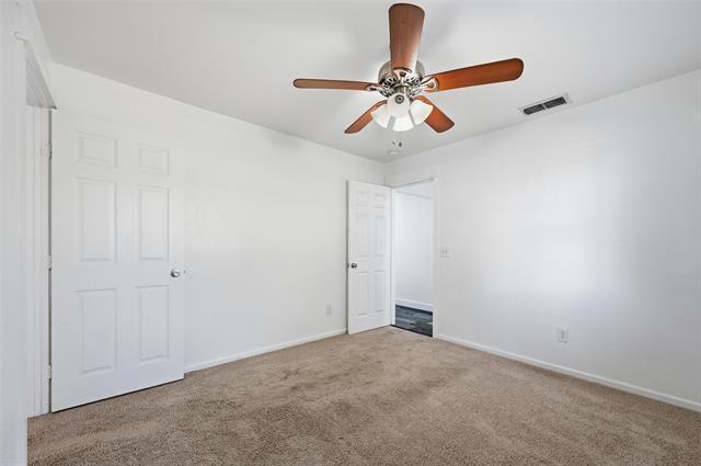 Building Photo - 633 Rose Garden Dr
