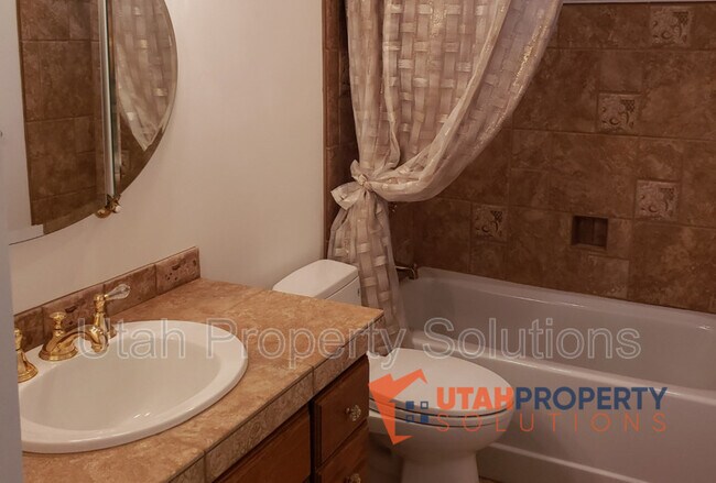 Building Photo - 2880 La Strada Way