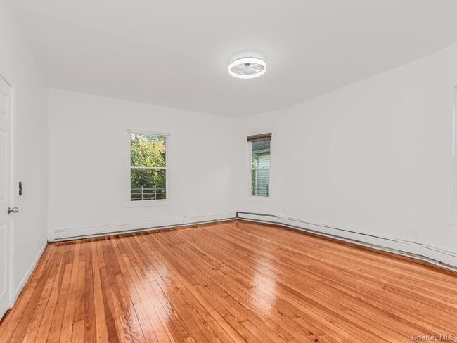 Building Photo - 582 Palisade Ave