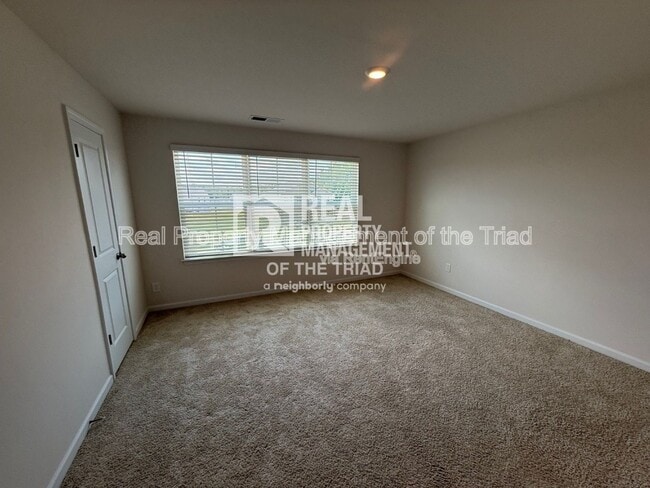 Building Photo - 407 Gulliver Ct