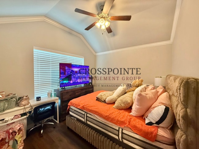 Building Photo - Coming Soon! 3 Bedroom, 2 Bathroom Home!