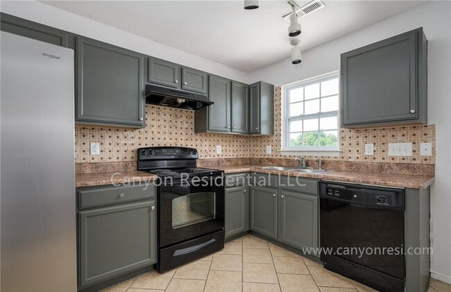 Building Photo - 5209 Switchback Dr