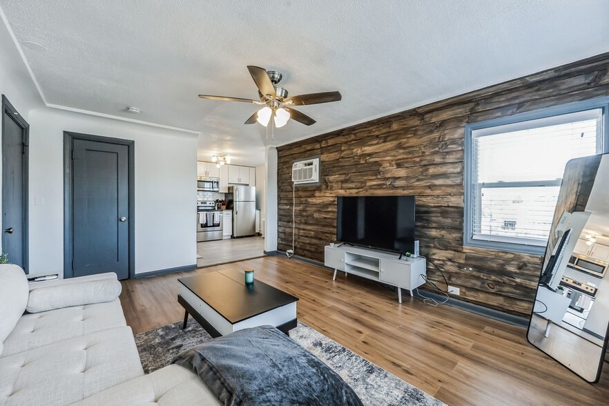 Building Photo - 3525 S Bannock St