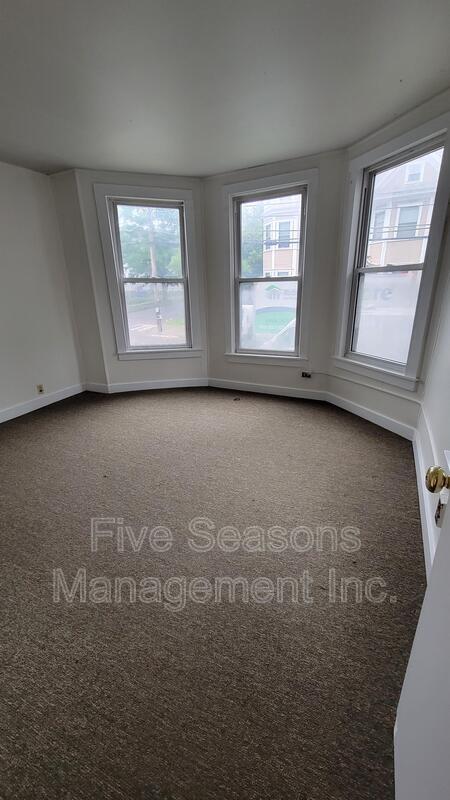 Building Photo - 55 S Union St