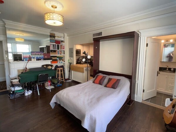 Building Photo - 465 Commonwealth Ave