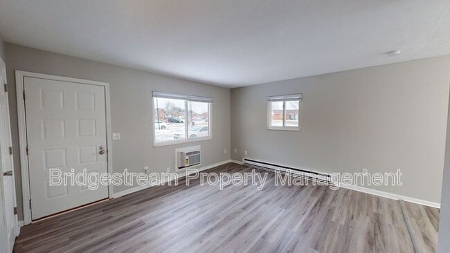 Building Photo - 4644 Waynedale Cir