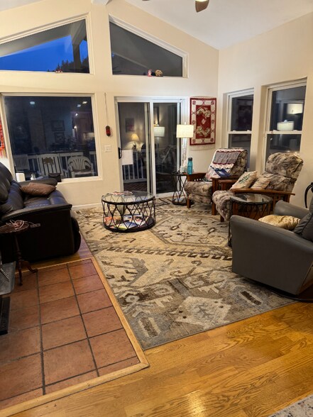 Building Photo - 626 Pines Slope Rd