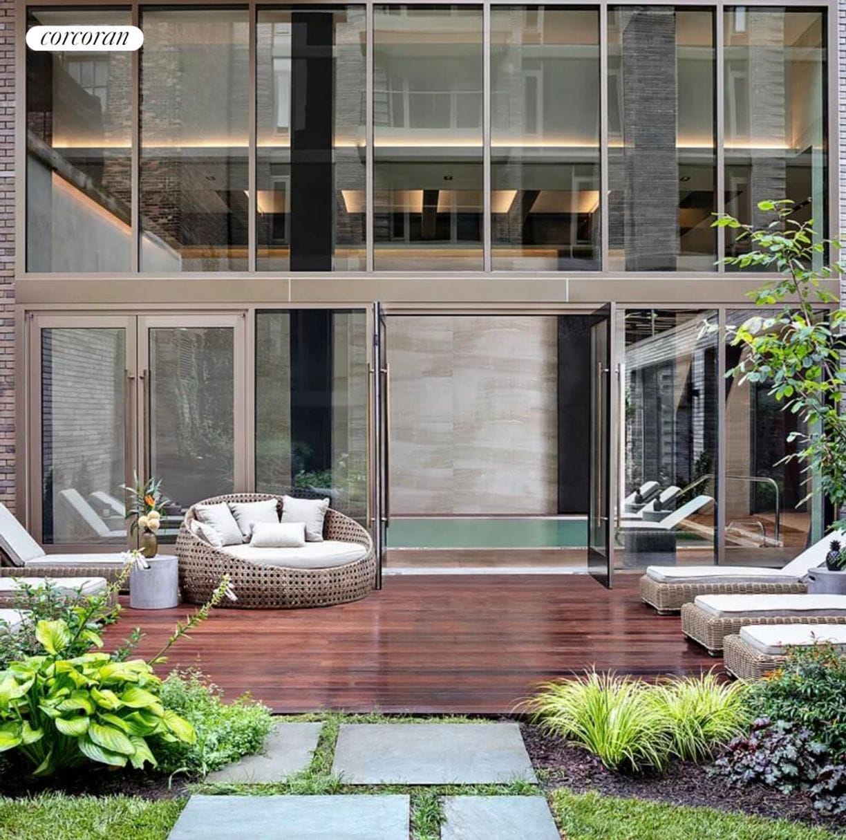 Building Photo - 505 W 43rd St