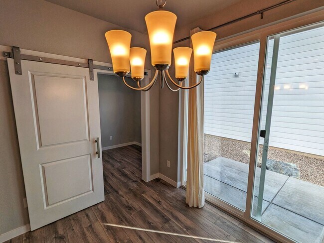 Building Photo - 3 Bedroom, 2.5 Bathroom with two car garage