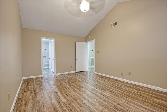 Building Photo - 17163 Beaver Springs Dr