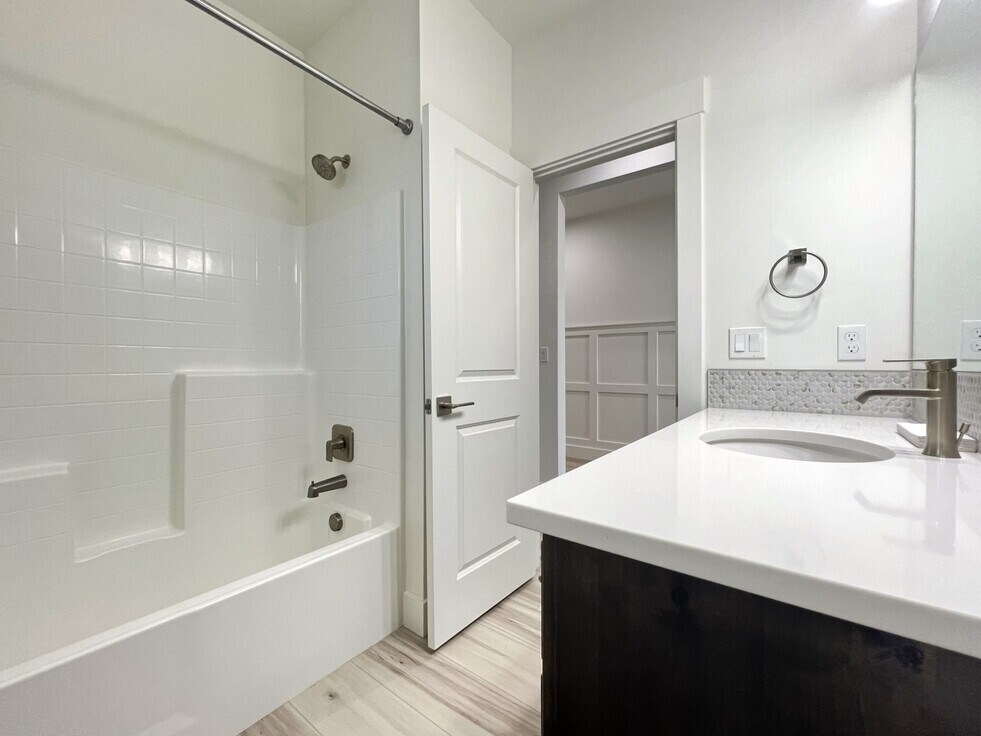 Building Photo - 2370 W Herron Ridge Dr