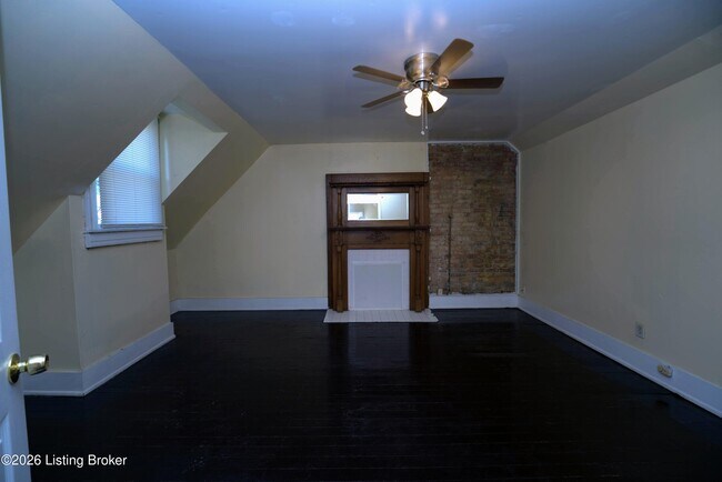 Building Photo - 226 W Burnett Ave