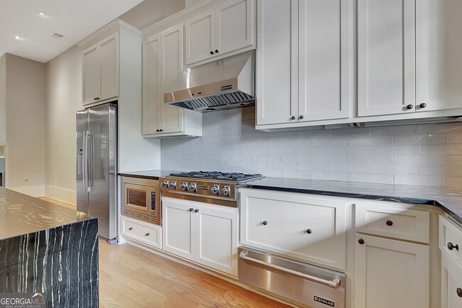 Building Photo - 10659 Serenbe Ln