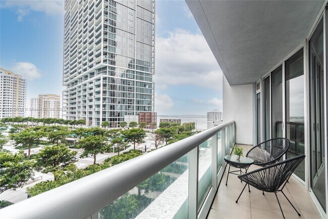 Building Photo - 485 Brickell Ave
