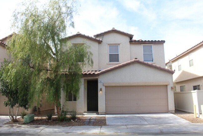 Primary Photo - BEAUTIFUL 4 BEDROOM HOME WITH A POOL!