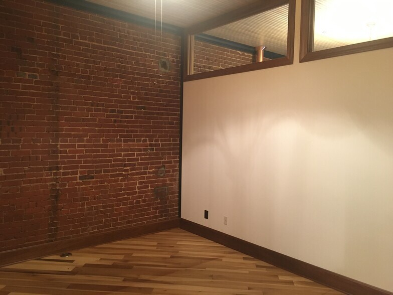 Bedroom - 314 E 4th St
