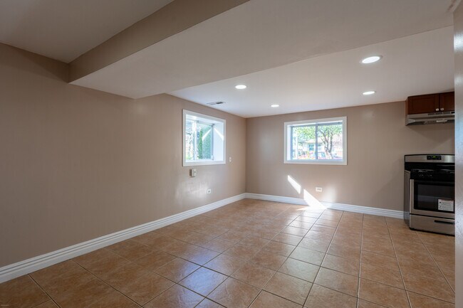 Building Photo - 7 Cardinal Ln