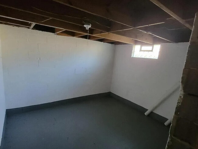 Building Photo - 26548 Eton Ave