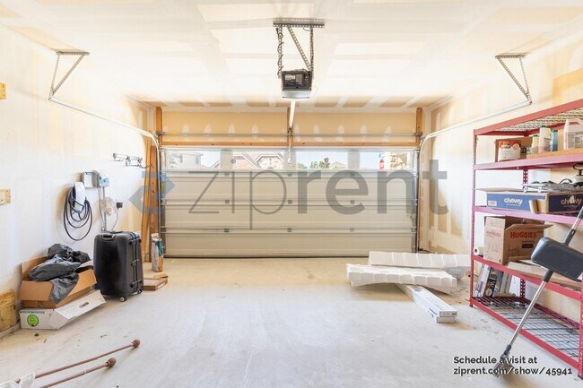 Building Photo - 301 Gidran Trail