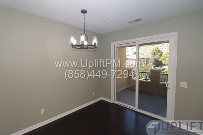 Building Photo - 2-Bed, 2-Bath Condo in the Heart of San El...