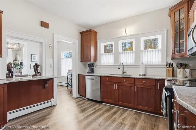 Building Photo - 101 Base Line Rd