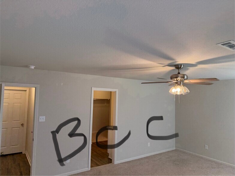 Building Photo - 110 Sunland Dr