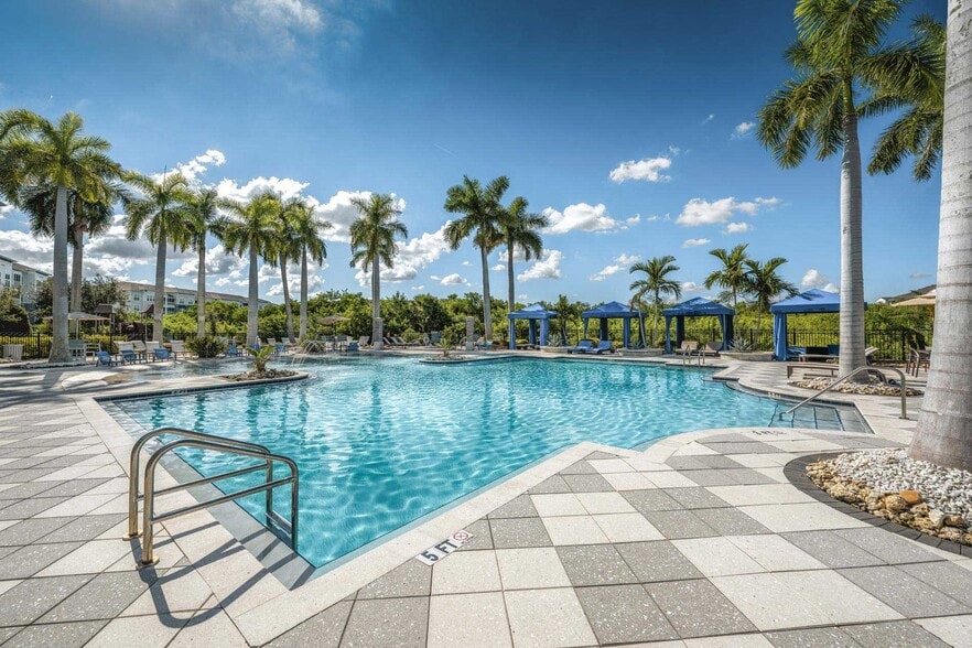 Primary Photo - Peridot Palms