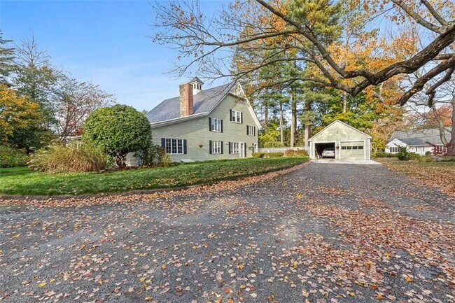 Building Photo - 4 Chase Ln