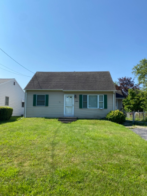 Primary Photo - 2051 Como Park Blvd