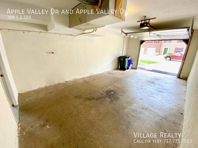 Building Photo - 818 Apple Valley Dr