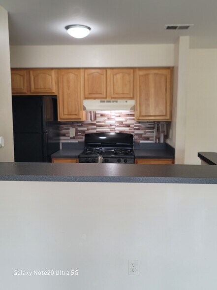 Building Photo - 32 Lear Ct