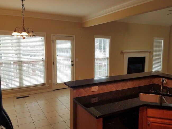 Building Photo - 100 Montauk Ct