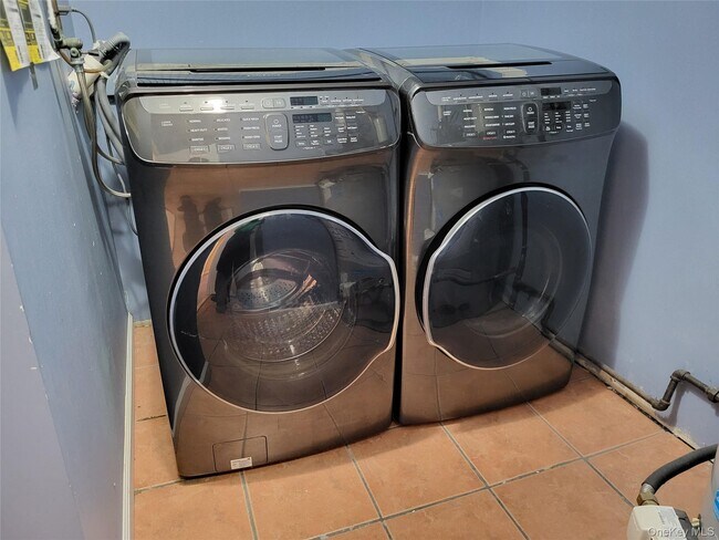 Building Photo - 20 Scott Dr