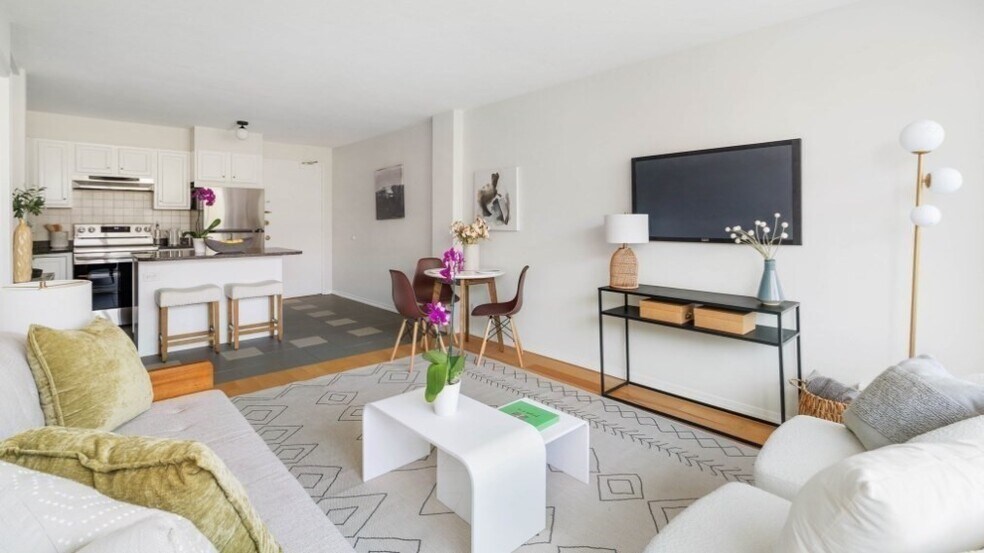 Building Photo - 7 Concord Ave