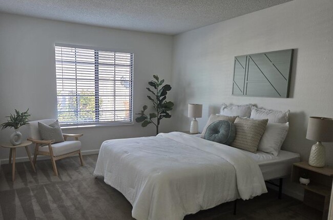 Building Photo - 4641 Spinnaker Way