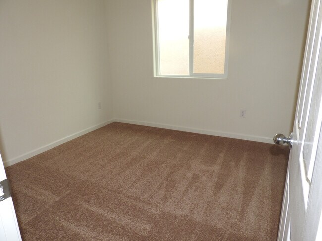 Building Photo - Beautiful Patio Home