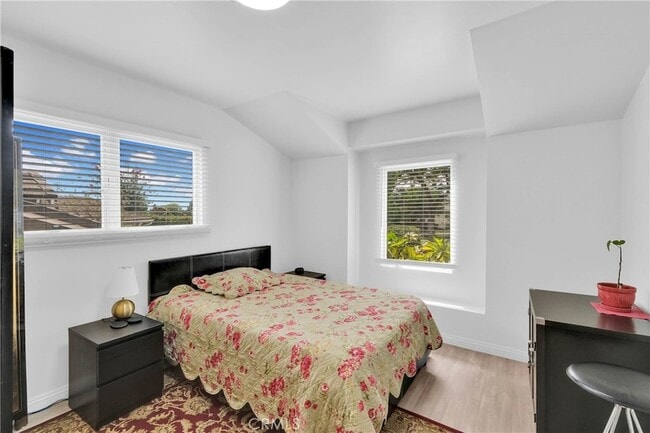 Building Photo - 1716 N Santa Anita Ave