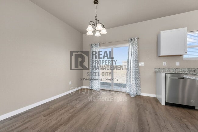 Building Photo - 295 W Acorn Dr