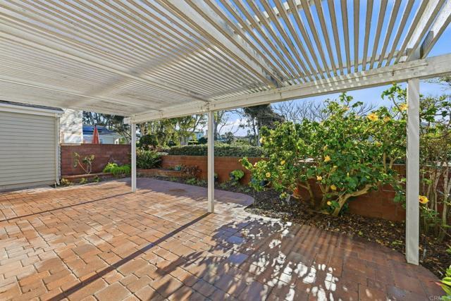 Building Photo - 819 Daphne Ct