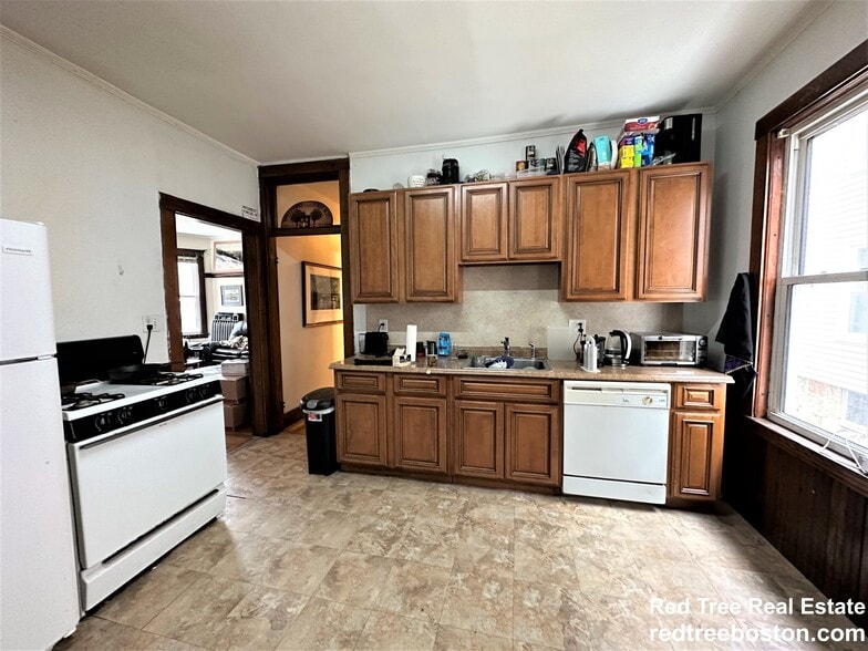 Building Photo - 87 Gardner St