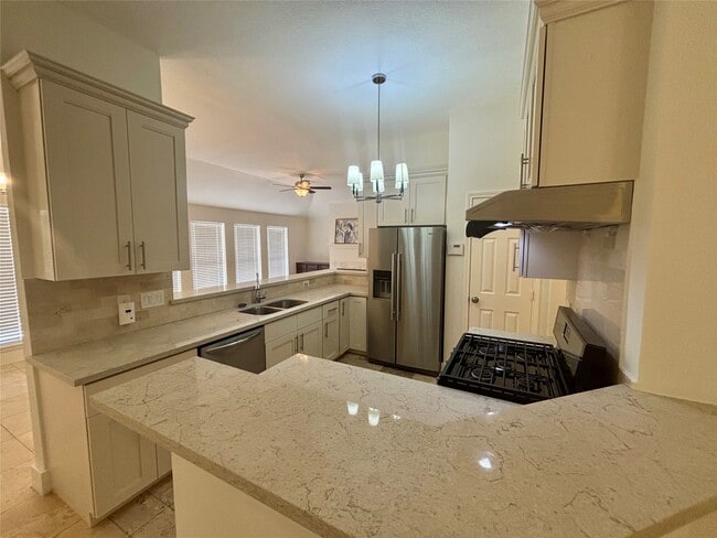 Building Photo - 7815 Log Hollow Dr