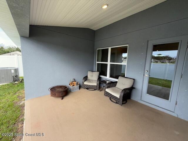 Building Photo - 825 Lantana St