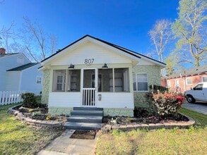 Building Photo - 807 E 35th St