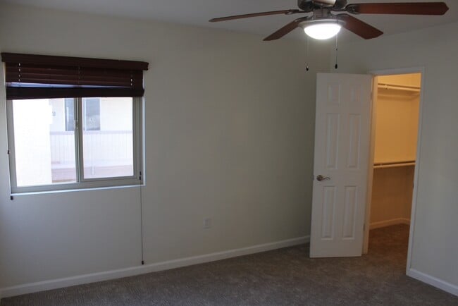 Building Photo - 5877 N Granite Reef Rd