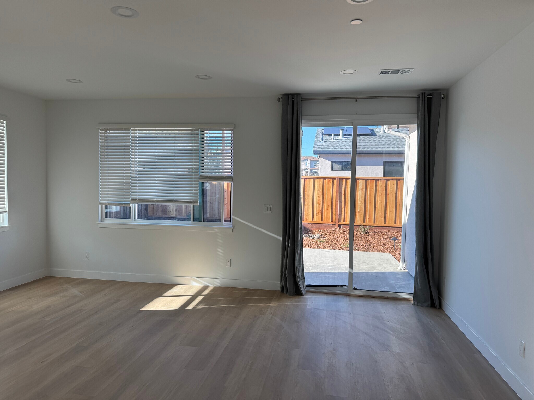 Building Photo - 3955 Haven Ave