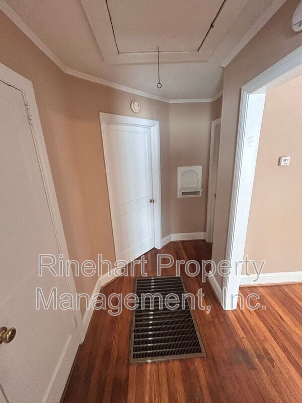 Building Photo - 1329 Eisenhower Rd